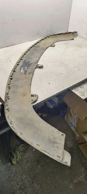 Front bumper lip 1T0807903B