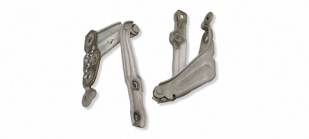 Engine bonnet/hood hinges 5E0823301