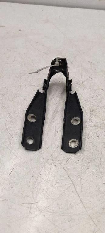 Mootorikapoti hinged