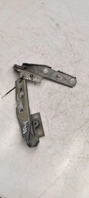 Engine bonnet/hood hinges 8E0823301E