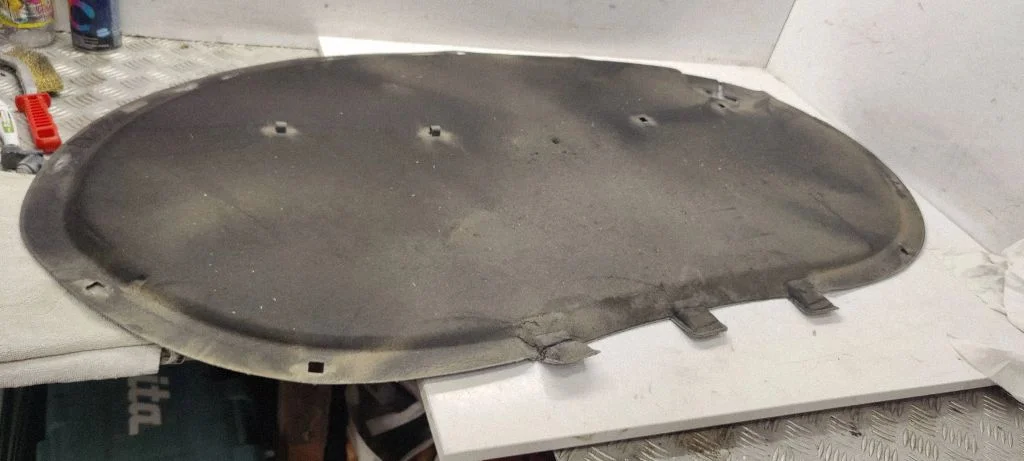 Engine bonnet/hood sound/heat insulation 3aa863831