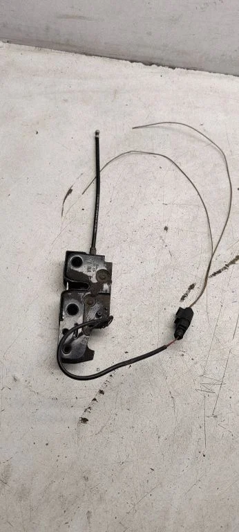 Engine bonnet/hood lock/catch 1z0823503e