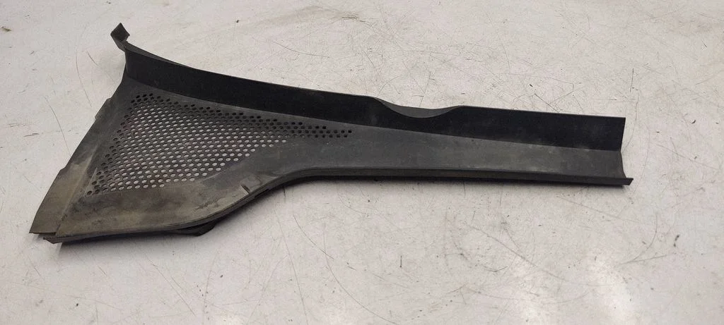 Wiper trim 5G1819404A