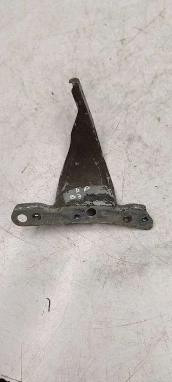 Fender mounting bracket 8E0821136A