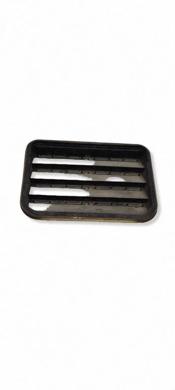Quarter panel pressure vent 7PP819181A