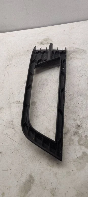 Front fog light trim/grill 5E0807681