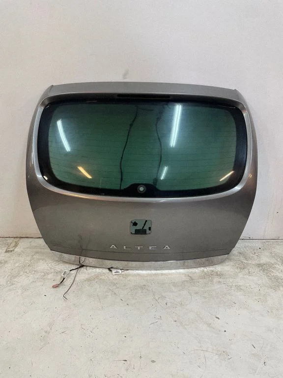 Tailgate/trunk/boot lid – rear