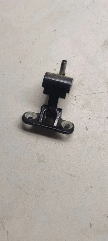 Tailgate/trunk/boot hinge 8v3827299A