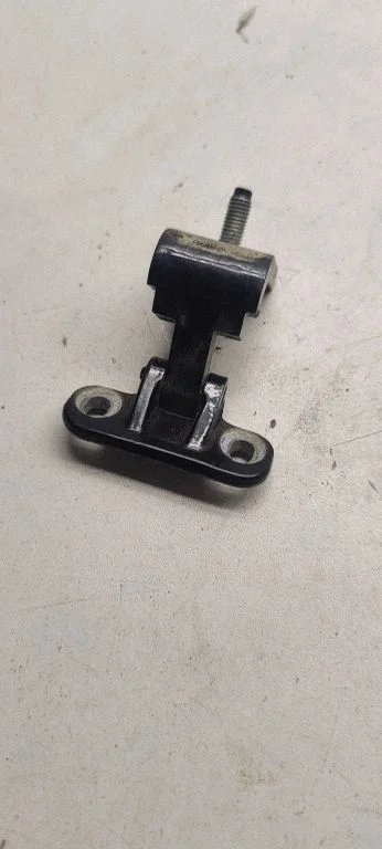 Tailgate/trunk/boot hinge 8v3827299A