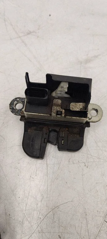 Tailgate/trunk/boot lock/catch/latch 5M0827505E