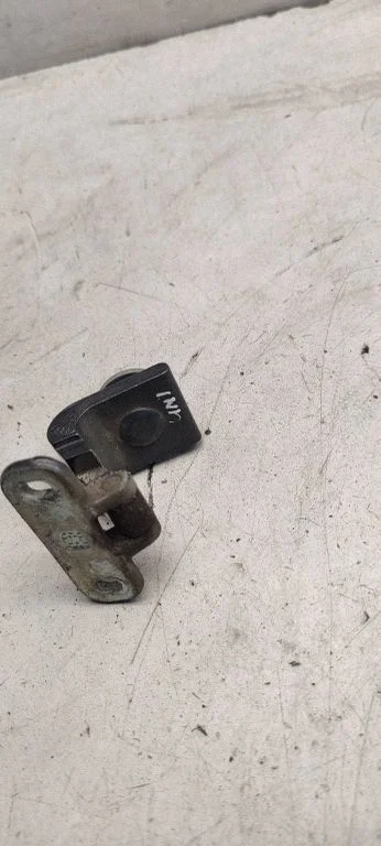 Tailgate/trunk/boot hinge 8v3827299A