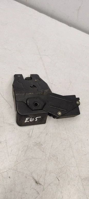 Tailgate/trunk/boot lock/catch/latch 7014870