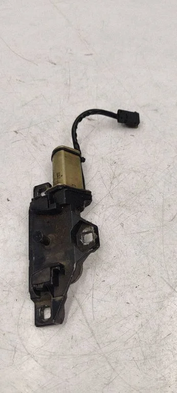 Tailgate/trunk/boot lock/catch/latch 7014872