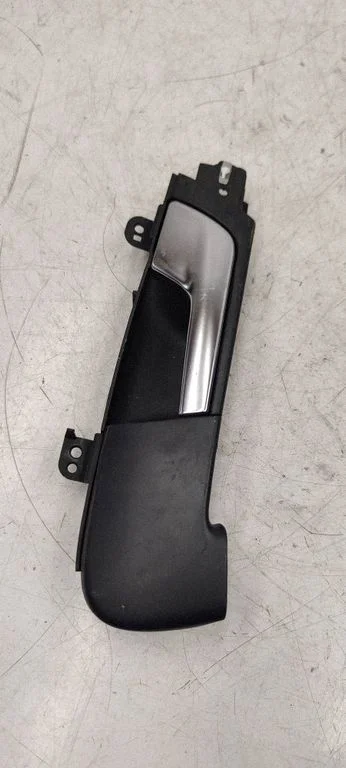 Front door interior handle 8P4837020D