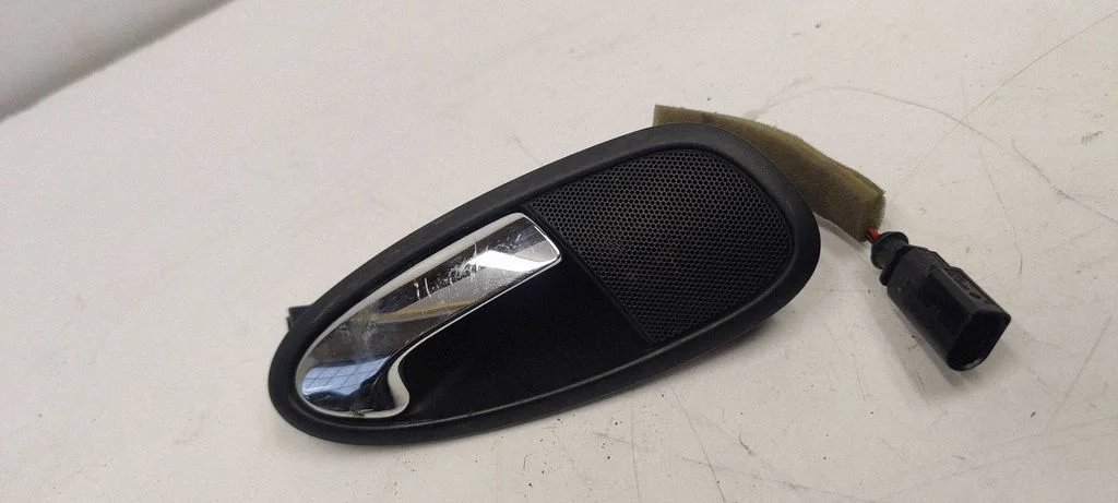 Front door interior handle 5P0837114