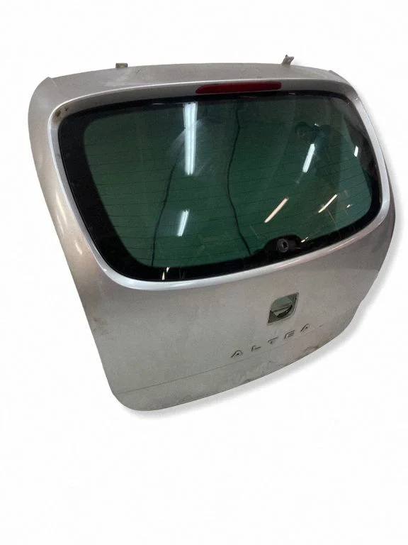 Tailgate/trunk/boot lid – rear