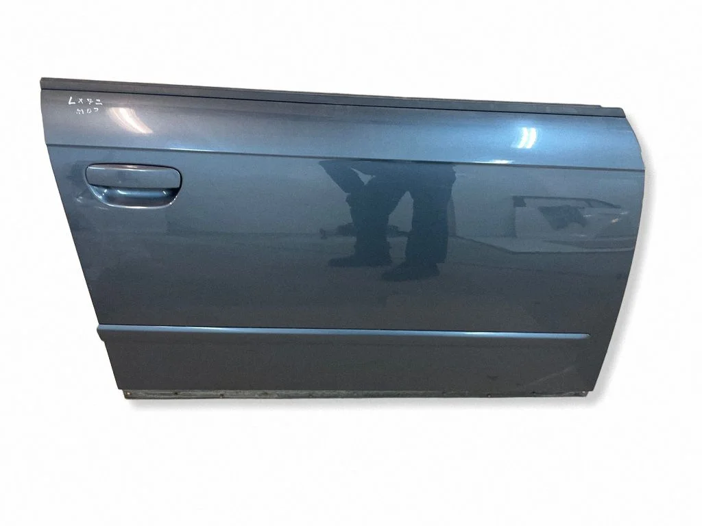 Front door – front right
