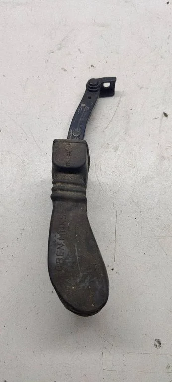 Front door check strap stopper 8k0837267B