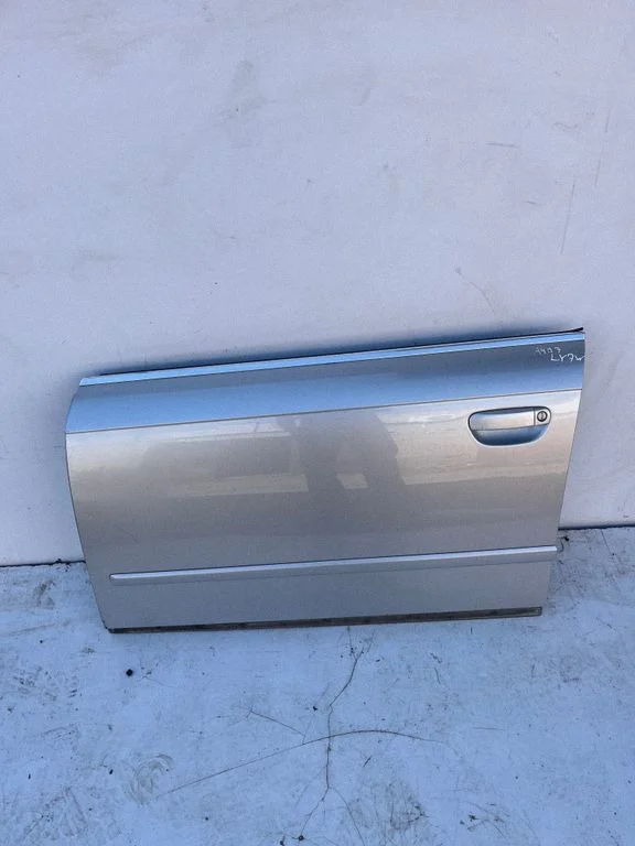 Front door LA7W