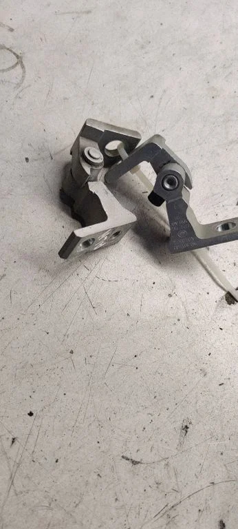 Front door hinges set 7n0831402
