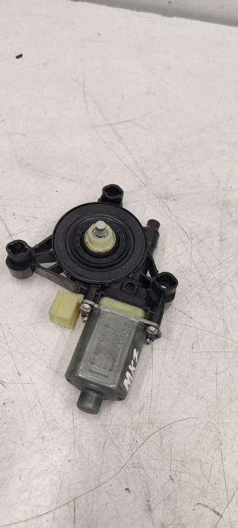 Front door window regulator motor 5Q0959801B