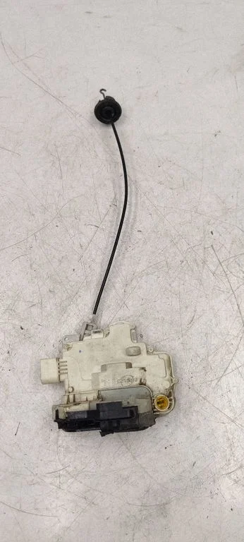 Front door lock 8E1837015AA