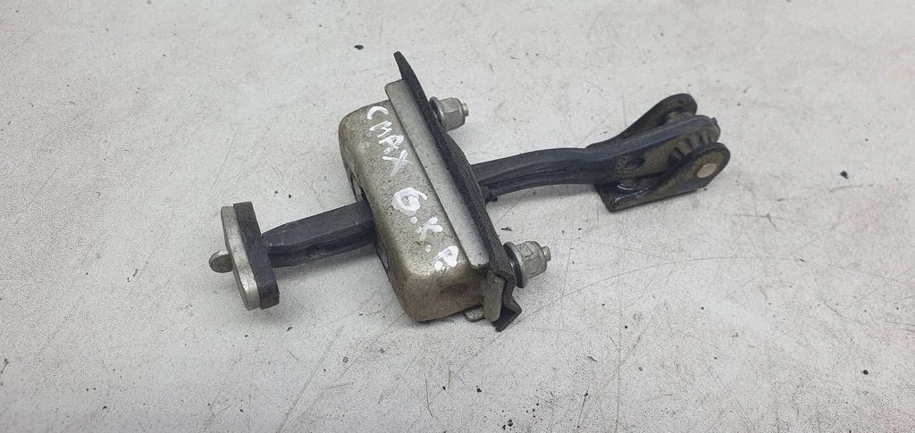 Tagaukse avamispiiraja – Ford Focus C-MAX (2003-2010)