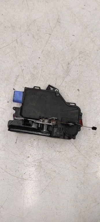 Rear door lock 7L0839015D