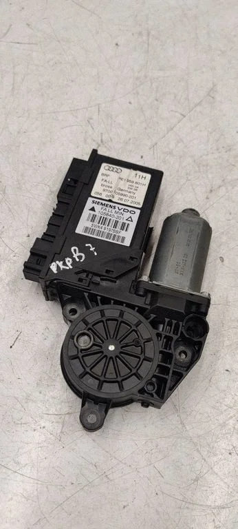 Front door window regulator motor 8E1959801H