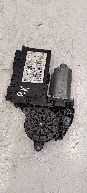 Front door window regulator motor 8E1959801H