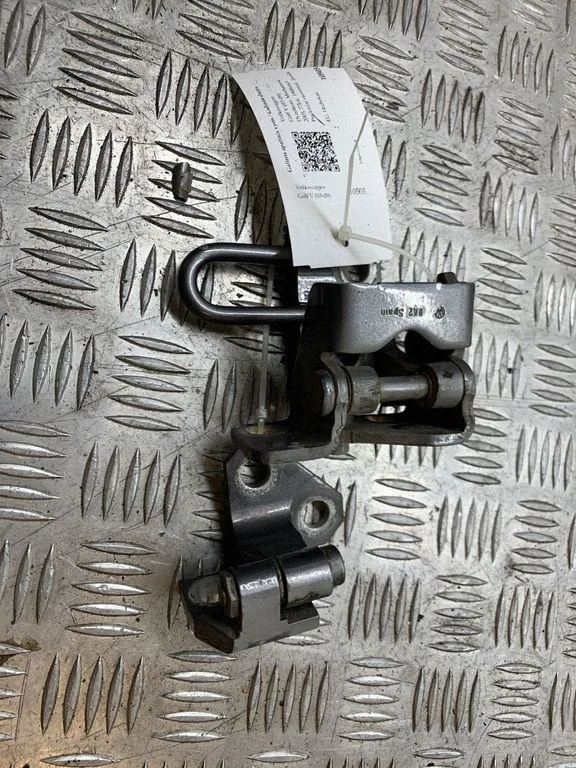 Zawias dolny drzwi tylnych 1K4833412K
