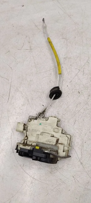 Front door lock 8E0839015AA