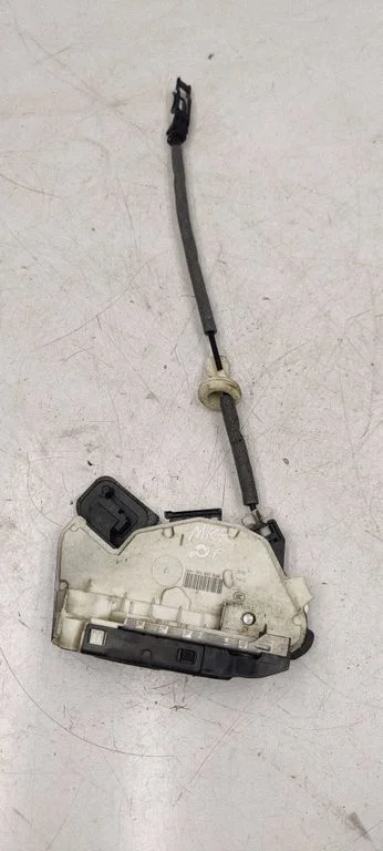 Front door lock 5K1837016E