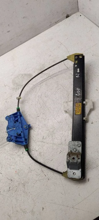 Tagaukse elektriline aknatõstuk mootoriga 8e0839462C