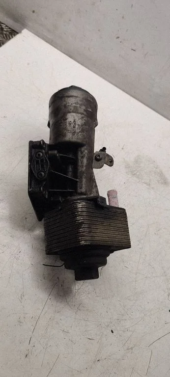 Oil filter mounting bracket 045115389G