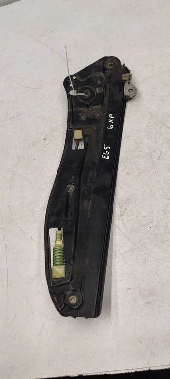 Rear window lifting mechanism without motor 7138863E