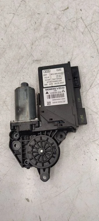 Rear door window regulator motor 8E0959802E