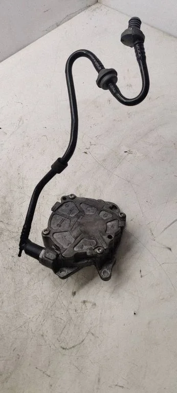 Vacuum pump 03L145100G