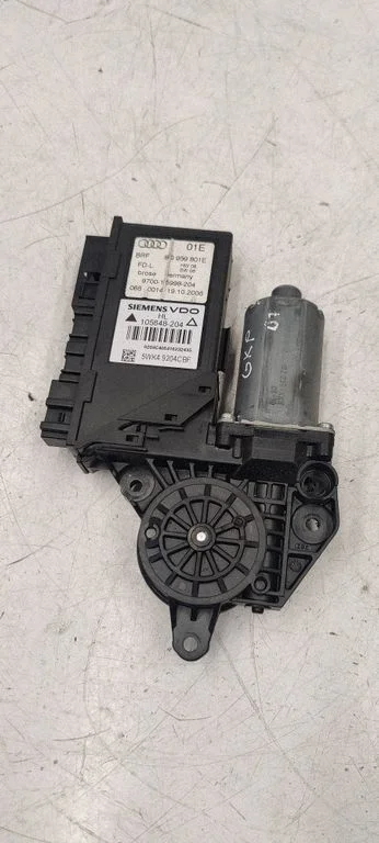 Rear door window regulator motor 8E0959801E