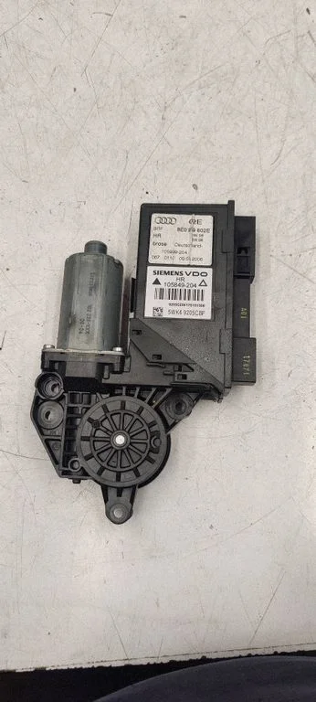 Rear door window regulator motor 8E0959802E