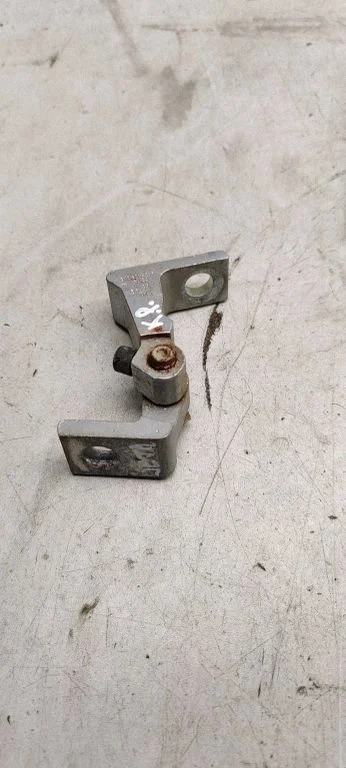 Front door upper hinge 8k0831401H