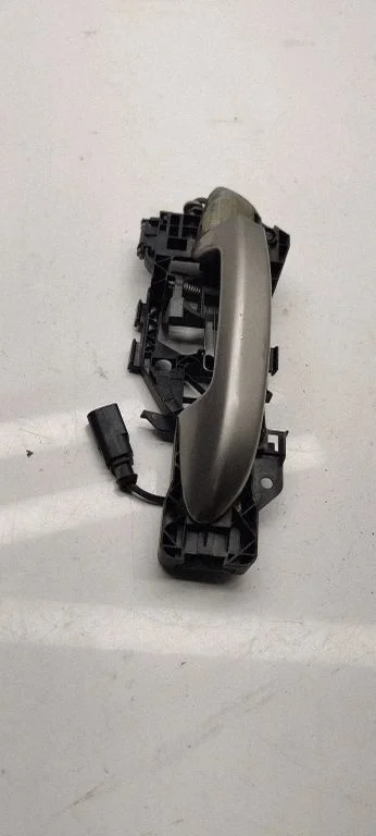 Rear door exterior handle 3c0837885J