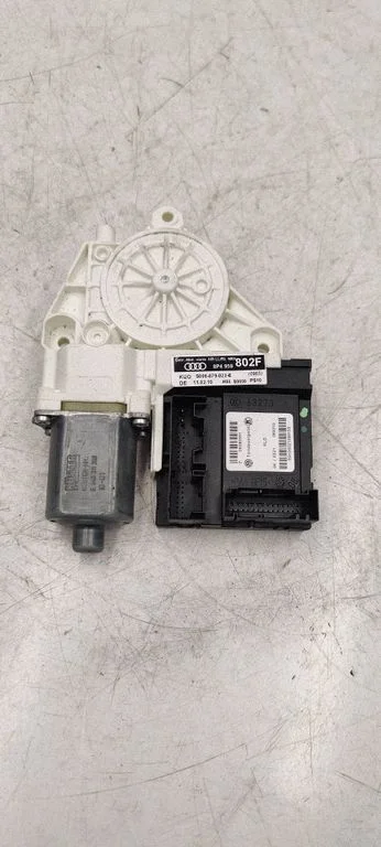 Rear door window regulator motor 8P4959802F