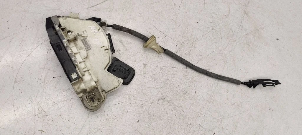 Front door lock 5K1837015E