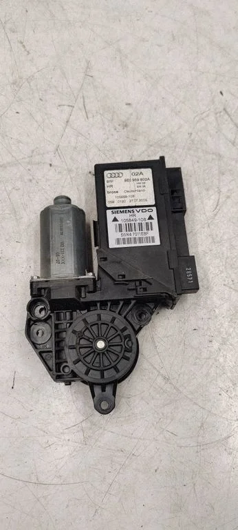 Rear door window regulator motor 8E0959802A