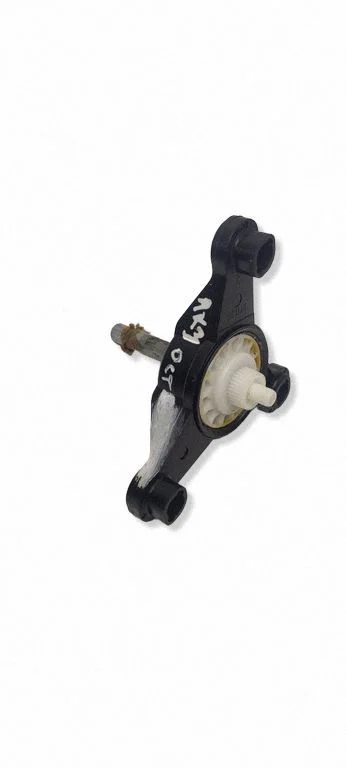 Rear door manual window regulator 5E0839039