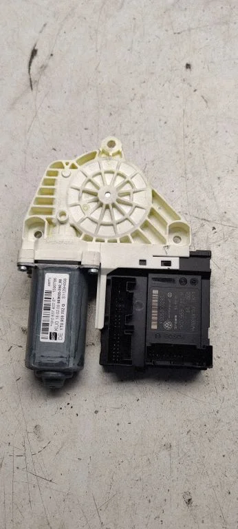 Esiukse elektriline aknatõstuk mootoriga – Seat Leon (1P) (2005-2012)