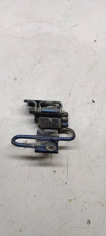 Front door upper hinge – Audi A6 Allroad C6 (2006-2011)