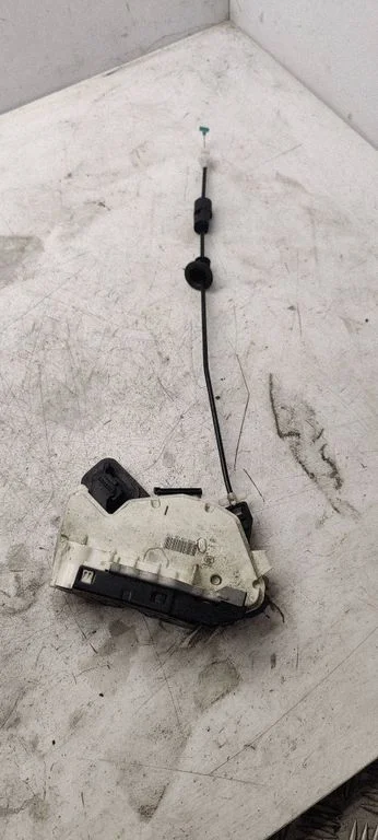 Front door lock 5E1837016A