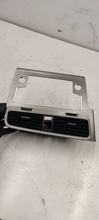 Dash center air vent grill 5G1815736C